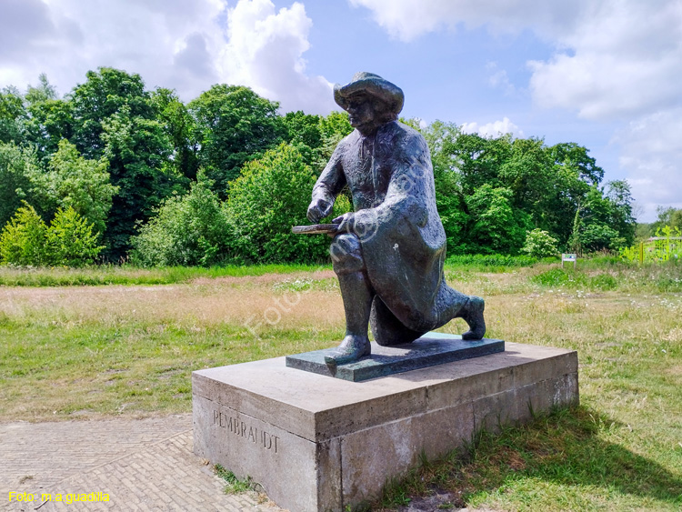 AMSTERDAM (111) Rembrandt en Amsteldijk