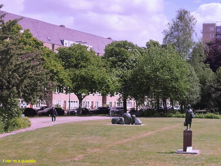 AMSTERDAM (132) Monumento Anne Frank