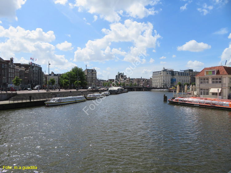 AMSTERDAM (168) Desde Statiopleine