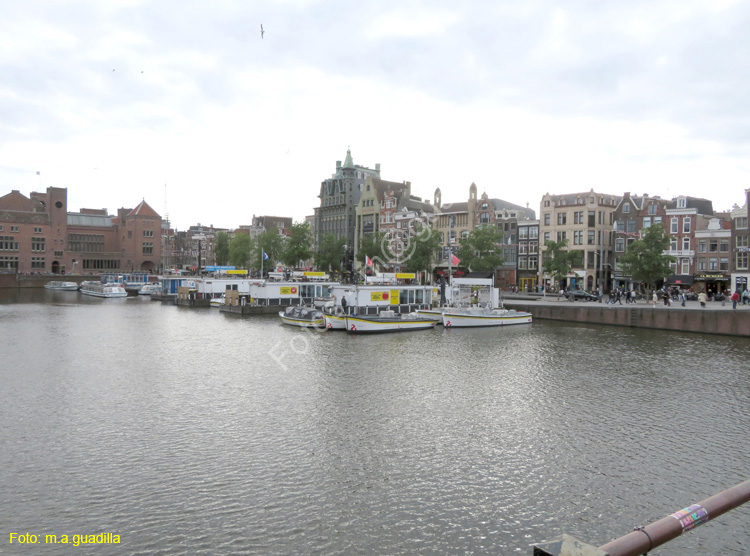 AMSTERDAM (180) Stationplein