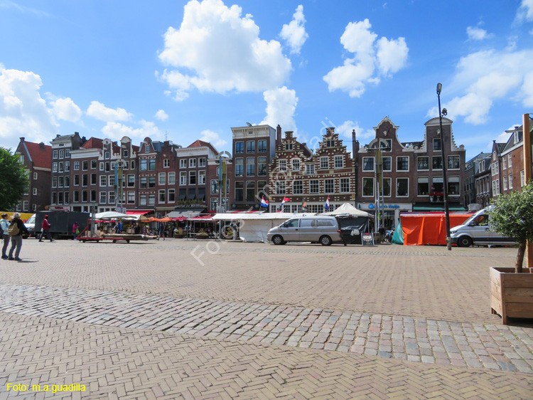 AMSTERDAM (212) plaza Nieuwmarkt