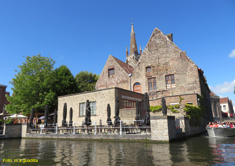 BRUJAS (262) En barco por los Canales