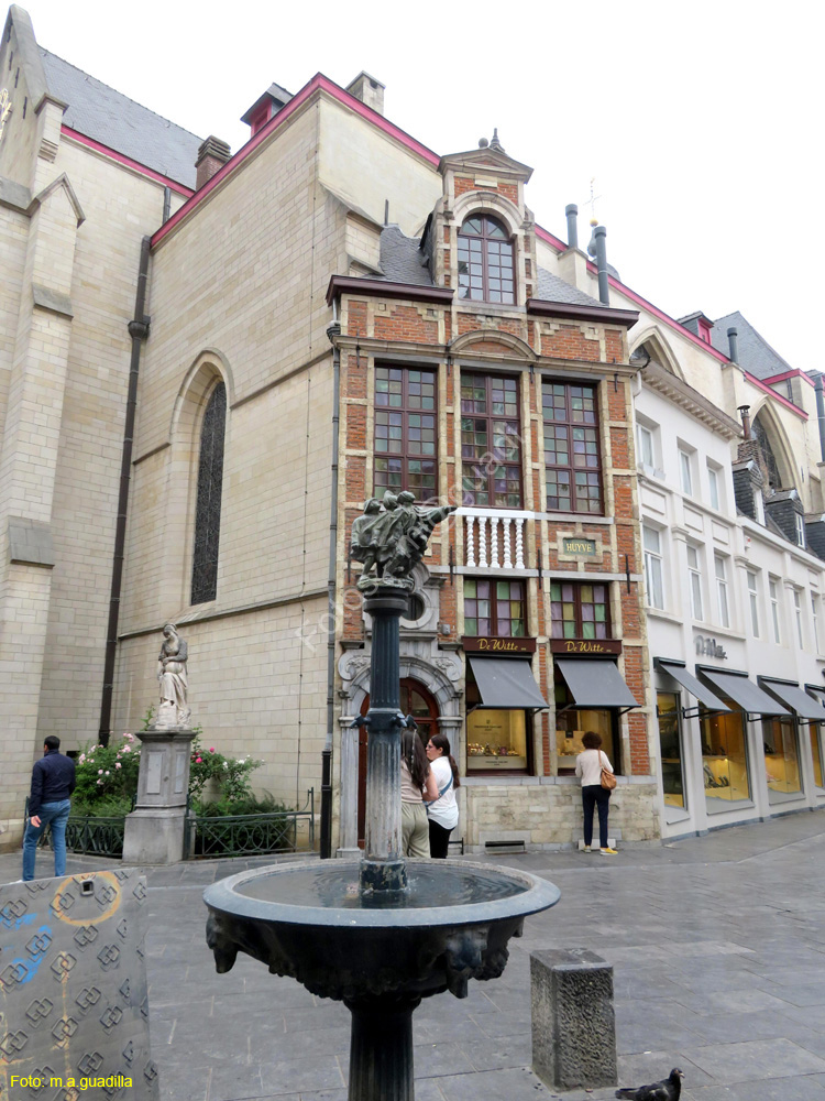 BRUSELAS (381) Rue au Beurre