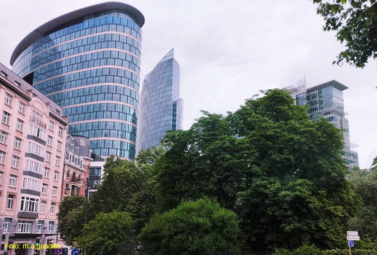 BRUSELAS (511) Edificios del Quartier Nord