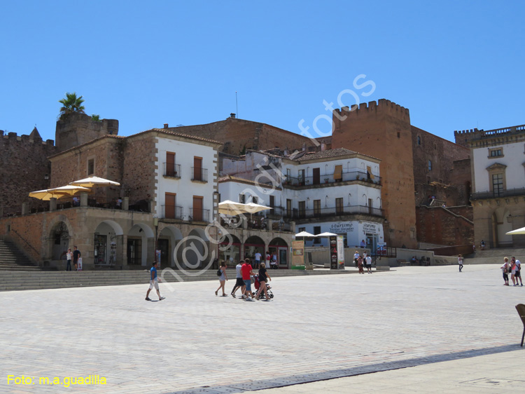 CACERES (117)