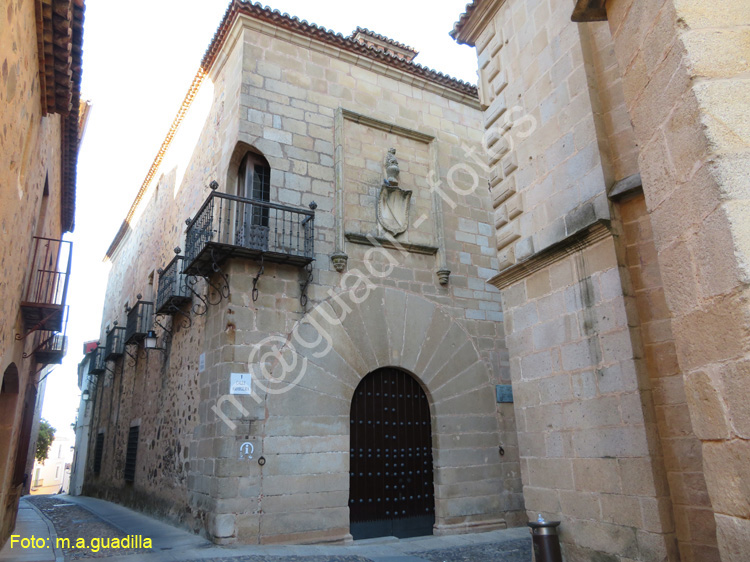 CACERES (244)