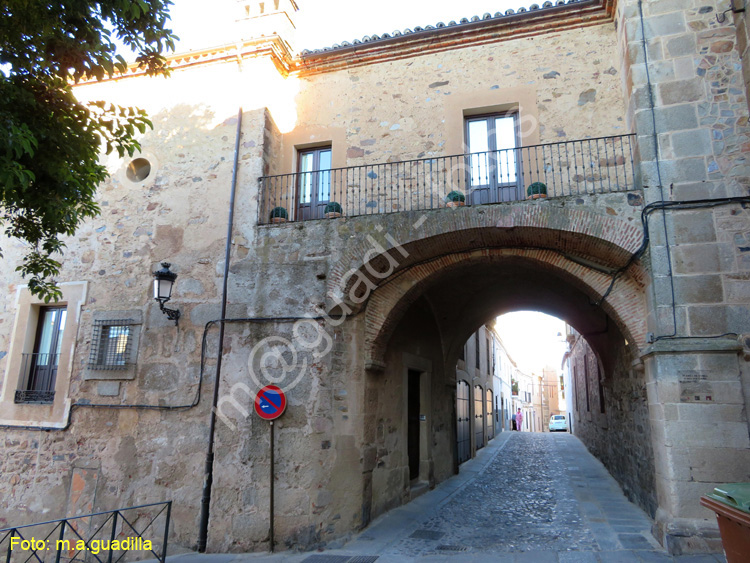 CACERES (248)