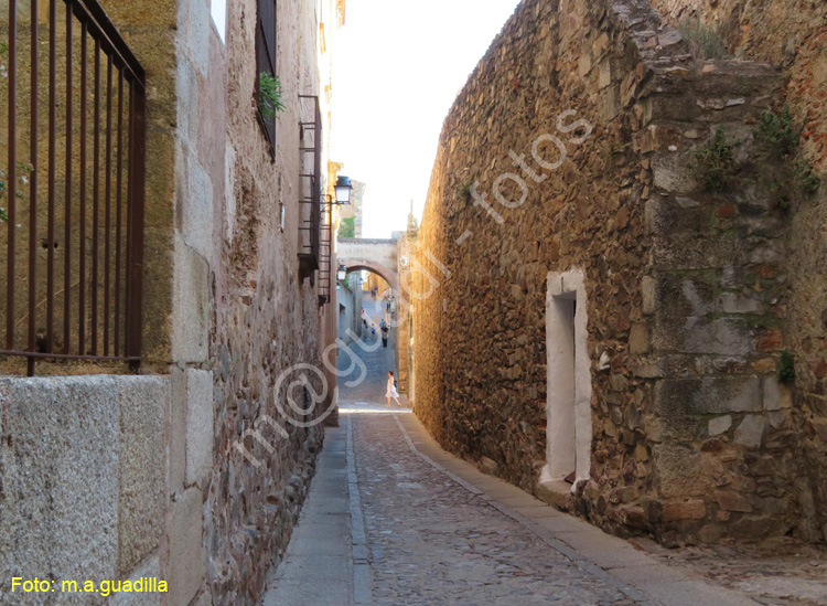 CACERES (252)