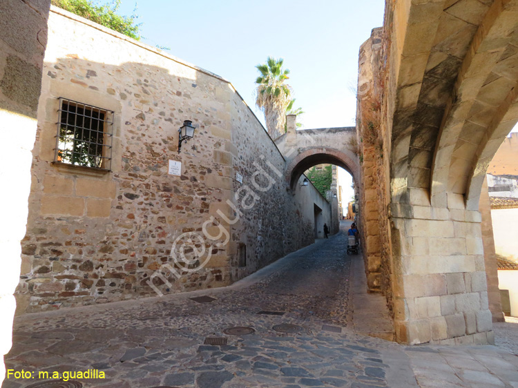 CACERES (255)
