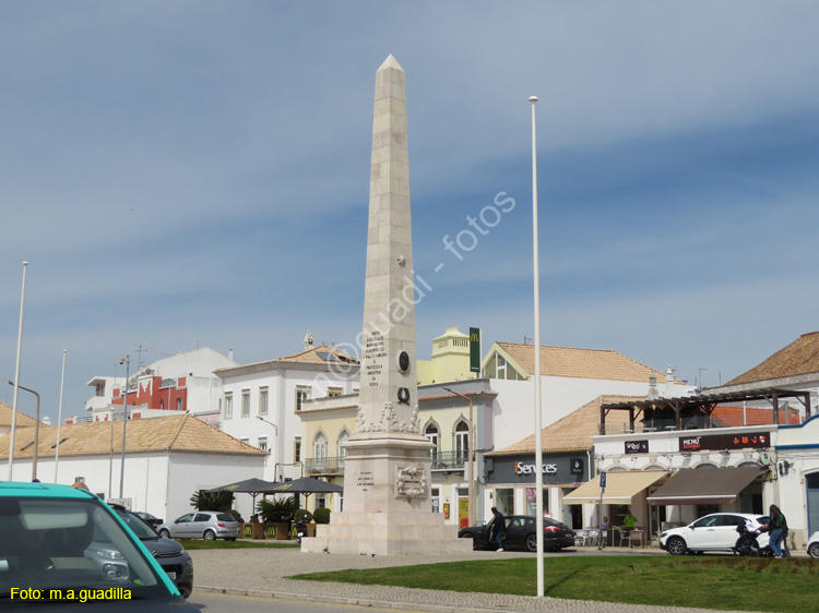 FARO (247) Obelisco Avda da Republica