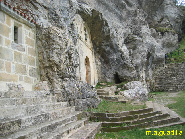Ojo Guareña 038 - Cueva y Ermita de San Bernabe