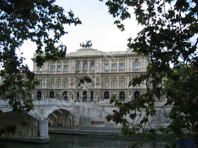 330 Italia - ROMA Palacio de Justicia
