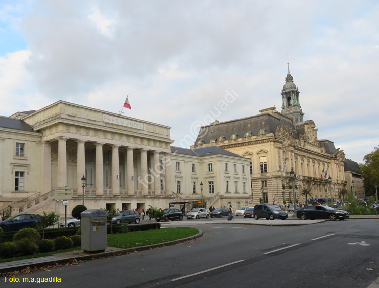 TOURS (293) Place Jean Jaures