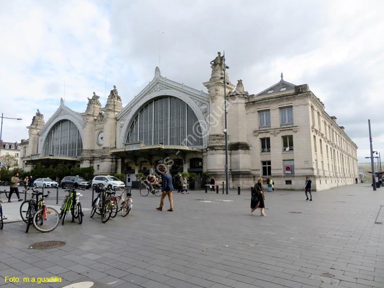 TOURS (299) Estacion