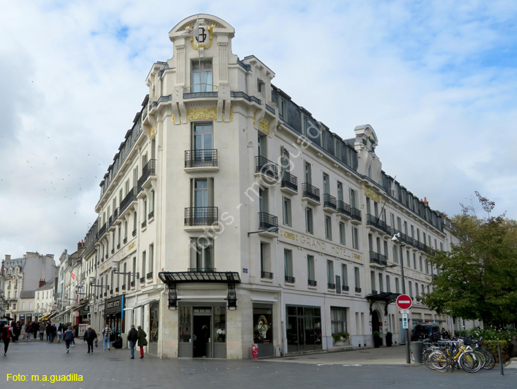 TOURS (305) Plaza del General Leclerc