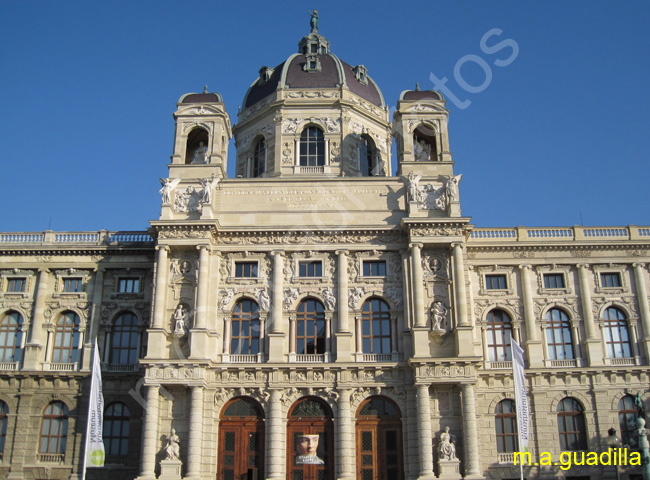 VIENA - Maria Theresien Platz y Museos de Historia Natural y Bellas Artes 020