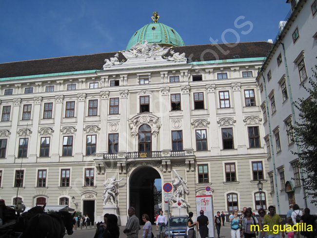 VIENA - Hofburg 028 - Patio In der Burg 