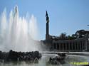 VIENA - Plaza de Schwarzenberg  002 - Monumento a la liberacion