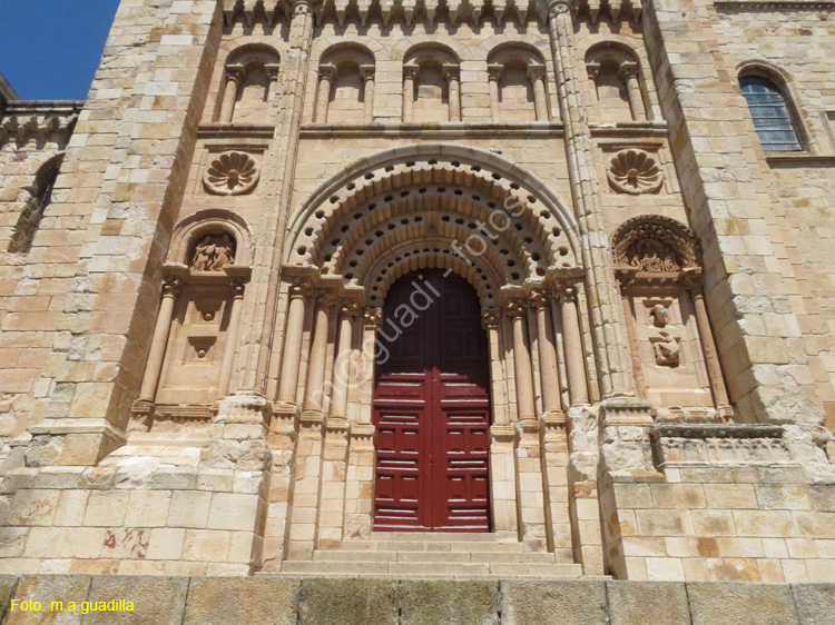 ZAMORA (390) Catedral - Puerta del Obispo