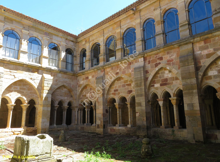 AGUILAR DE CAMPOO (134) Monasterio de Santa Maria la Real