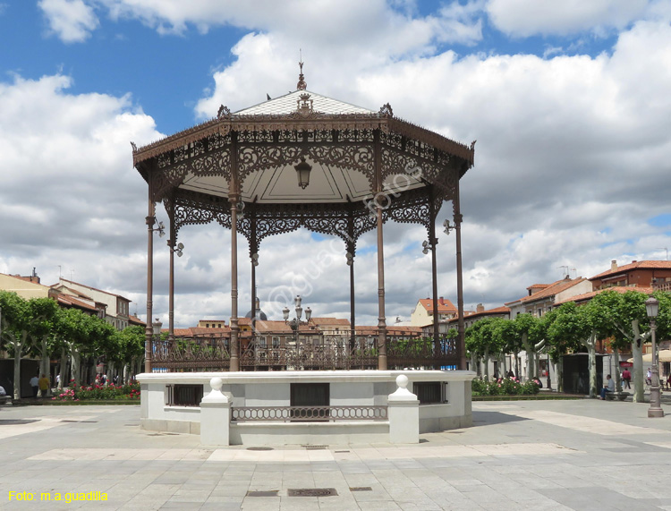 ALCALA DE HENARES (143) Plaza Cervantes - Templete