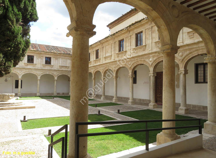 ALCALA DE HENARES (227) Universidad - Patio Trilingue