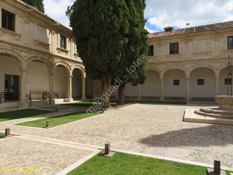 ALCALA DE HENARES (230) Universidad - Patio Trilingue