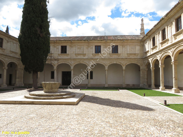 ALCALA DE HENARES (231) Universidad - Patio Trilingue