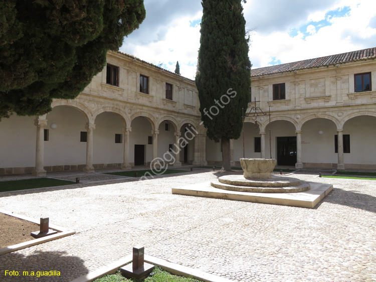 ALCALA DE HENARES (232) Universidad - Patio Trilingue