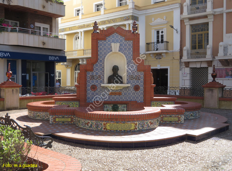 ALMENDRALEJO (107) Plaza de espronceda