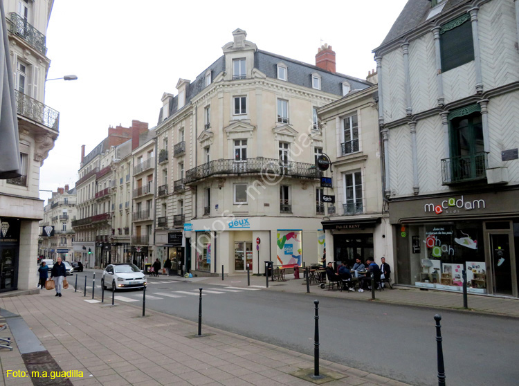 ANGERS (229) Place Sainte-Croix