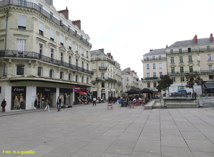 ANGERS (256) Place du Ralliement