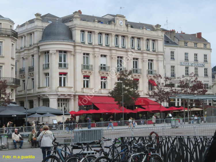 ANGERS (267) Place du Ralliement