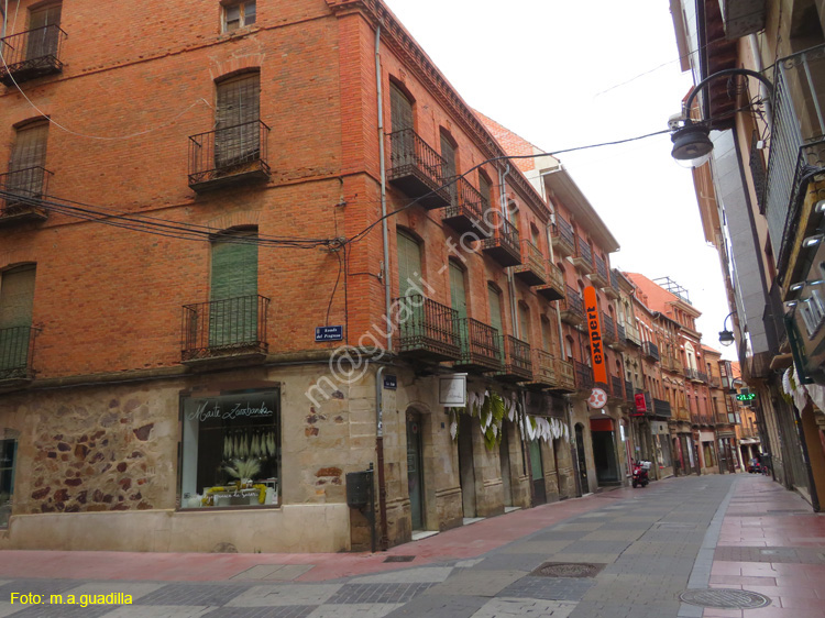 BENAVENTE (192) Calle la Rua