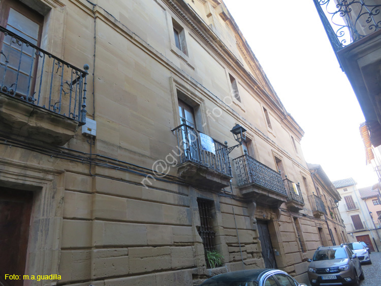 BRIONES (148) Calle Maestro Bergareche