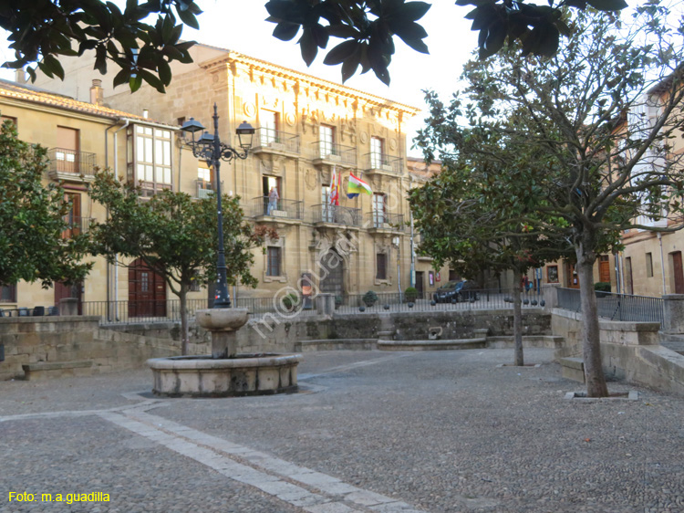 BRIONES (156) Plaza España