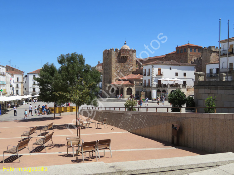 CACERES (120)