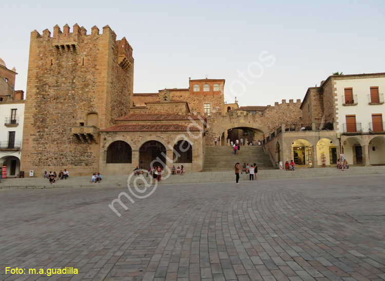 CACERES (261)