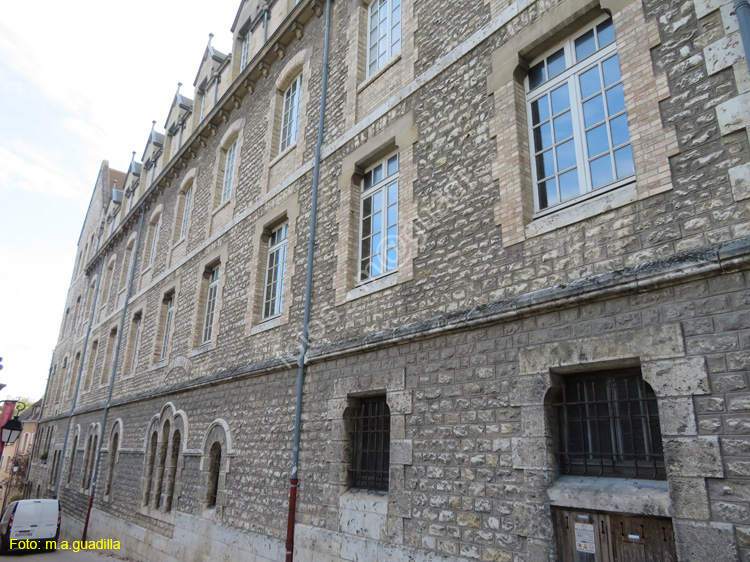 CHARTRES (216) Rue des Acacias