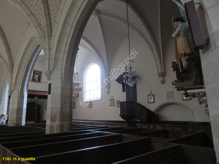 CHEVERNY (180) Iglesia de Saint-Etienne