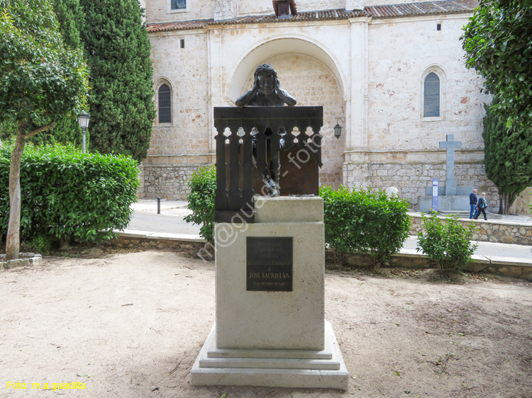 CHINCHON (151) Monumento a Jose Sacristan