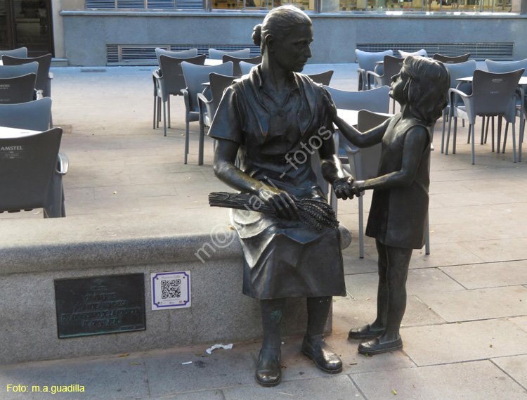CIUDAD REAL (113) Monumento a la mujer manchega