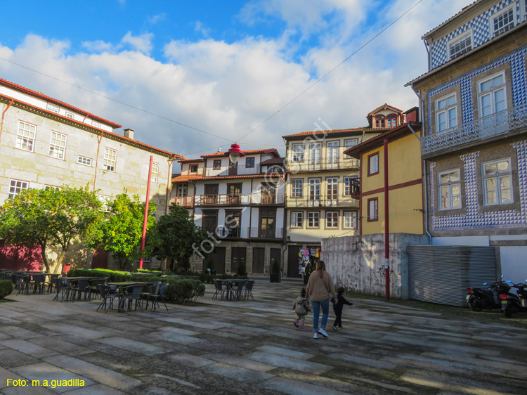 GUIMARAES (261) Rua Reina Dona Maria II