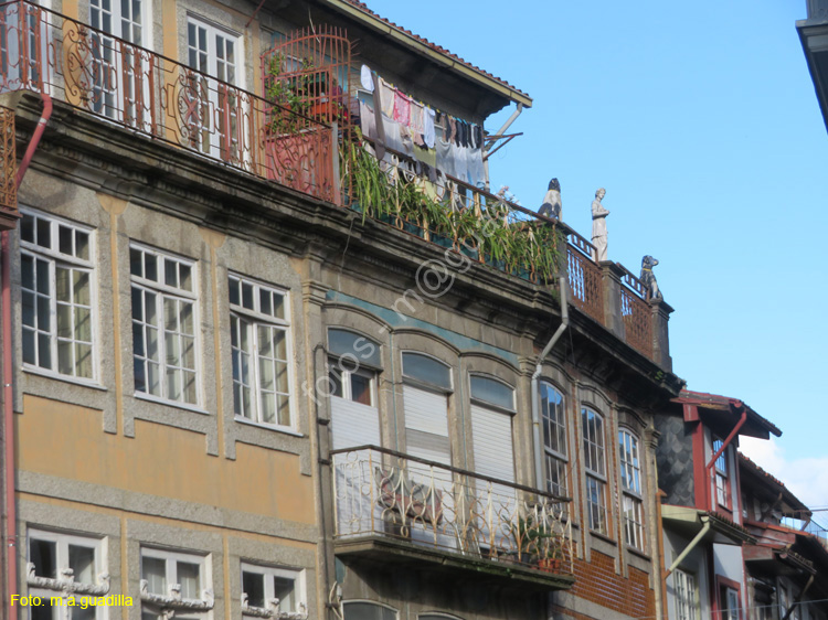 GUIMARAES (266) Rua Reina Dona Maria II