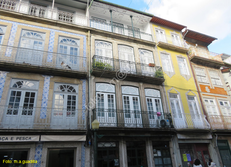 GUIMARAES (271) Rua Reina Dona Maria II