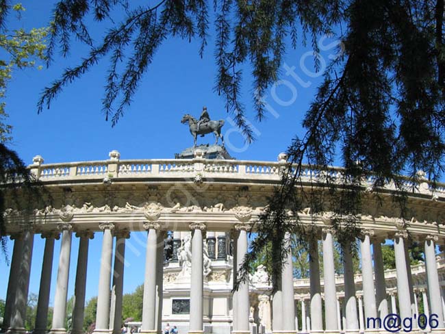 Madrid - Parque del Retiro  - Monumento a Alfonso XII 076