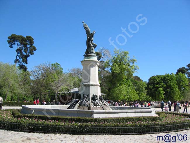 Madrid - Parque del Retiro - Angel Caido 059