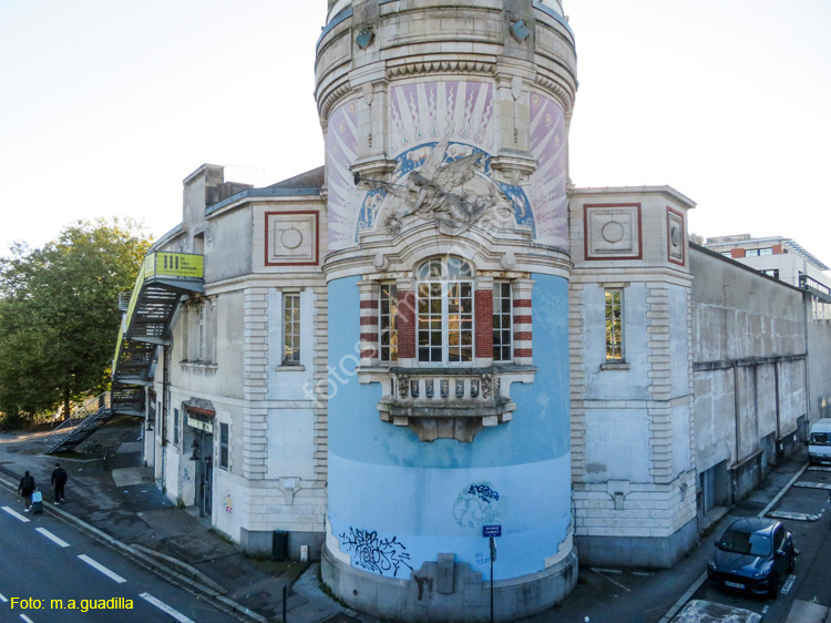 NANTES (171) Torre Lieu Unique Galletas LU