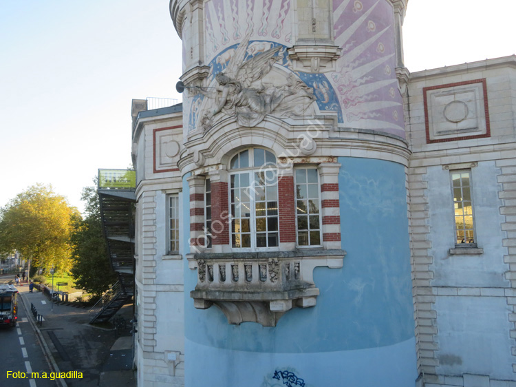 NANTES (174) Torre Lieu Unique Galletas LU