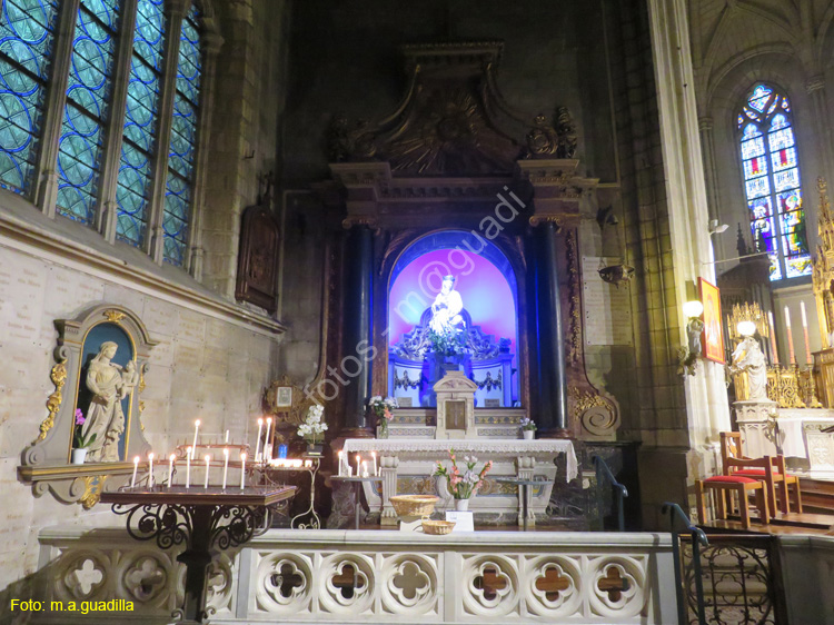 NANTES (290) Iglesia  de la Santa Cruz